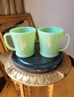 VTG MID CENTURY FIRE KING JADEITE GREEN GLASS D HANDLE COFFEE MUGS - SET OF 2