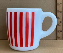 VINTAGE HAZEL ATLAS RED CANDY STRIPE MILK GLASS COFFEE MUG IN VG CONDITION