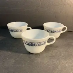 SET OF 3  VINTAGE PYREX  OLD TOWN BLUE ONION COFFEE TEA CUP MUG
