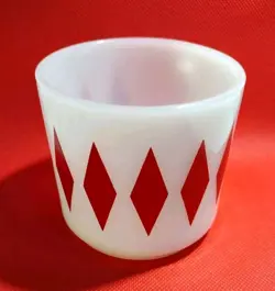 VINTAGE FIRE KING ANCHOR HOCKING MILK GLASS HARLEQUIN RED DIAMOND MUG (1) USA