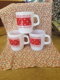VINTAGE FIRE KING RED POLKA DOT LACE COFFEE MUGS CUPS SET OF 3