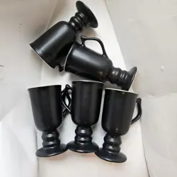 HALL PEDESTAL MUGS