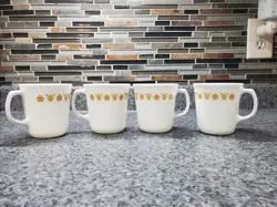 MUGS OZ EUC