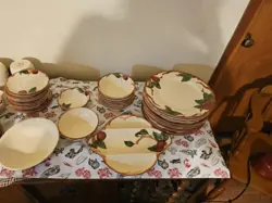 APPLE DINNERWARE