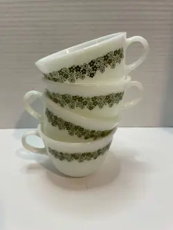 VINTAGE PYREX SPRING BLOSSOM CRAZY DAISY MILK GLASS 8 OZ COFFEE CUPS * SET OF 4