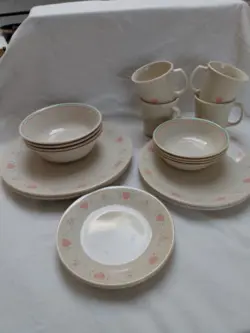 24 PIECE SERVICE