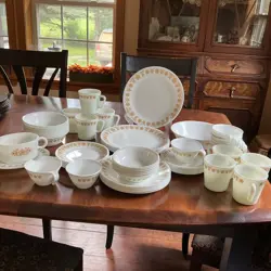 SET PIECES SERVING