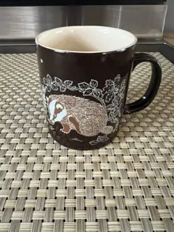 MUG BADGER