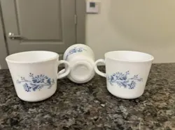 5 VINTAGE CORELLE CORNING WARE MORNING COFFEE CUPS MUGS 8 OZ. - 3 BLUE 2 WHITE