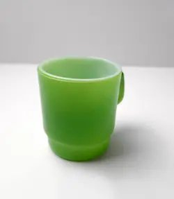 VINTAGE ANCHOR HOCKING FIRE KING COFFEE MUG CUP GREEN MILK GLASS MADE IN USA
