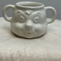 YORKTOWNE STONEWARE CHILD'S