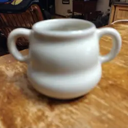 DOUBLE HANDLE MUG