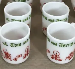 VINTAGE TOM & JERRY CHRISTMAS DRINK CUPS HAZEL ATLAS MILK GLASS HOLIDAY MUG
