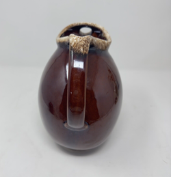 PITCHER WITH ICE
