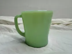 VINTAGE FIRE KING JADEITE D HANDLE COFFEE MUG ANCHOR HOCKING