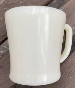 CUSTARD GLASS MUG