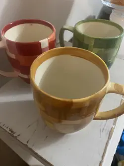 COLORFUL MUGS
