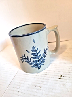 VINTAGE RED WING STONEWARE POTTERY COFFEE MUG CUP BLUE LEAVES FARMHOUSE DECOR