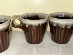 4 VINTAGE MUGS