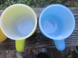 YELLOW CUPS