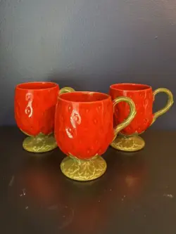 METLOX STRAWBERRY MUGS
