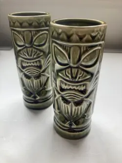 VINTAGE CUPS RETRO