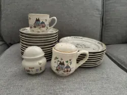 VINTAGE HEARTLAND INTERNATIONAL STONEWARE JAPAN SET MUG, PLATES, SALT & PEPPER