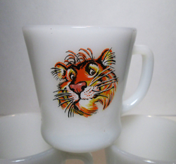 GLASS MUGS VTG