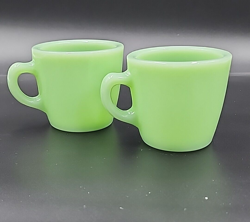 2 VINTAGE JADEITE GREEN FIRE KING THICK C HANDLE COFFEE CUP MUGS RESTAURANT WARE