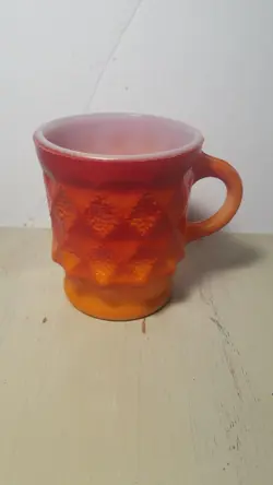VINTAGE ANCHOR HOCKING FIRE KING ORANGE OMBRE KIMBERLY DIAMOND MUGS SET OF 2