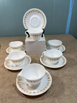 HOOK HANDLE SAUCERS