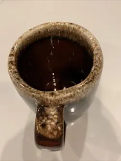 VINTAGE HULL USA OVEN PROOF BROWN DRIP GLAZE COFFEE MUG 16OZ 5” TALL