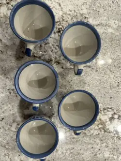 BUTTON CORNFLOWER MUGS