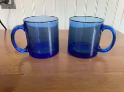 PAIR OF VINTAGE COBALT BLUE GLASS COFFEE CUPS MUGS SET OF 2 MADE IN USA