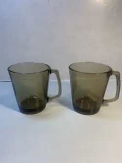 2 VINTAGE PYREX 1400 SMOKED AMBER FIRESIDE GLASS COFFEE MUGS CORNING NEW YORK