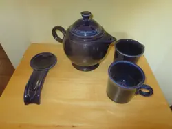 VINTAGE HLC FIESTA WARE COBALT BLUE TEA POT WITH LID 2 CUPS MUGS & SPOON REST