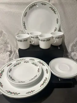 CORELLE WINTER HOLLY 16 PC COMPLETE DISH SET CHRISTMAS DINNERWARE SERVICE FOR 4