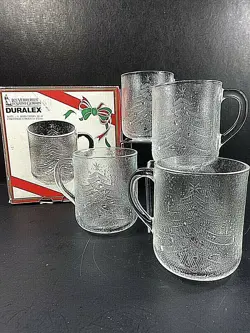 EMBOSSED CHRISTMAS TREE