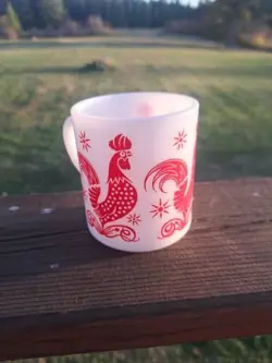 HAZEL ATLAS PLATONITE MILK GLASS RED ROOSTER CHICKEN MUG COFFEE CUP VINTAGE