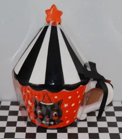 MUG W/TOPPER