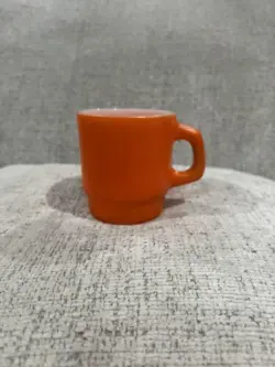 VINTAGE ANCHOR HOCKING FIRE KING WARE ORANGE STACKING COFFEE CUP MUG D HANDLE