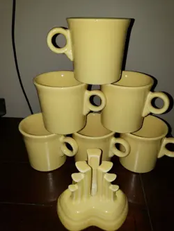 PYRAMID CANDLEHOLDER