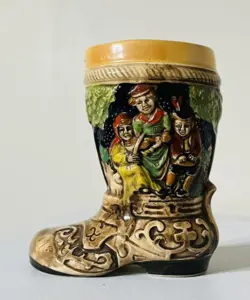 STEIN EMBOSSED