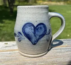 VINTAGE ROWE POTTERY WORKS SALT GLAZED HEART MUG 1988