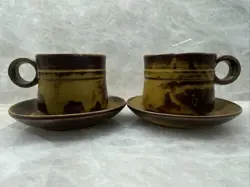 CUP SAUCERS SET