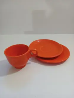 VINTAGE FIESTAWARE RADIOACTIVE RED