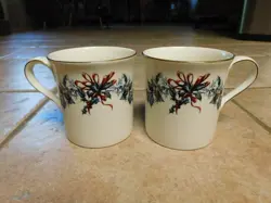 HOLLY RIBBONS