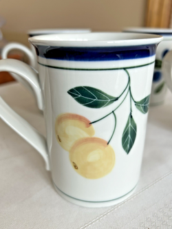 CUPS MUGS HAND
