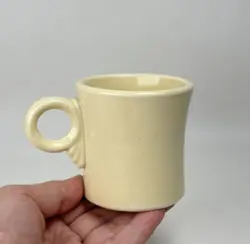 VINTAGE IVORY FIESTA TOM & JERRY MUG FIESTAWARE O RING HANDLE