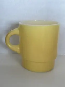 VINTAGE FIRE KING WARE  YELLOW MILK GLASS MUG COFFEE CUP D HANDLE USA